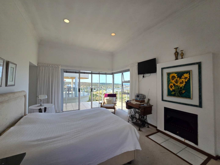 5 Bedroom Property for Sale in Stilbaai Wes Western Cape